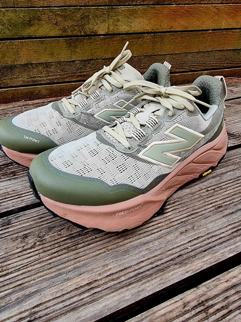 New Balance Hierro V9 bike usato — immagine 2 di 9