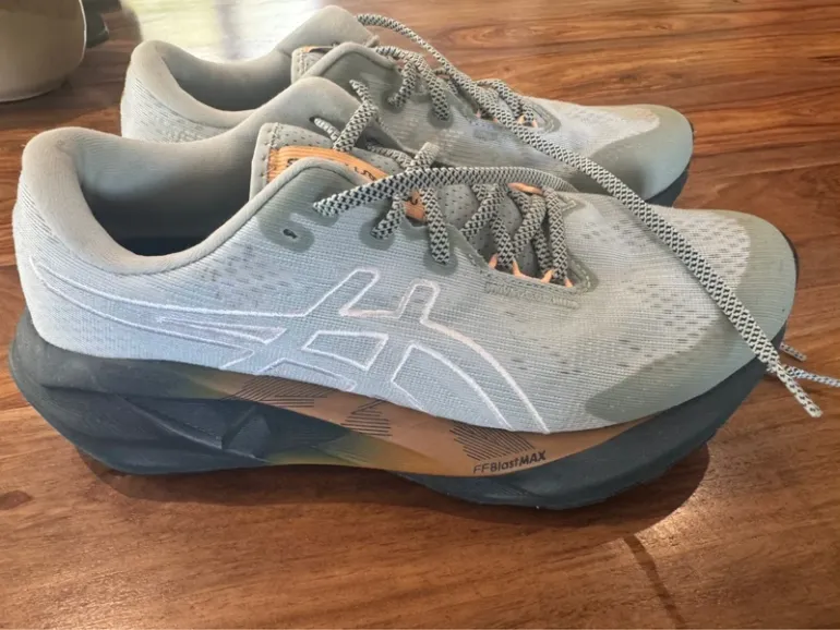 Käytetty Asics Novablast 5 TR bike — kuva 2 / 8