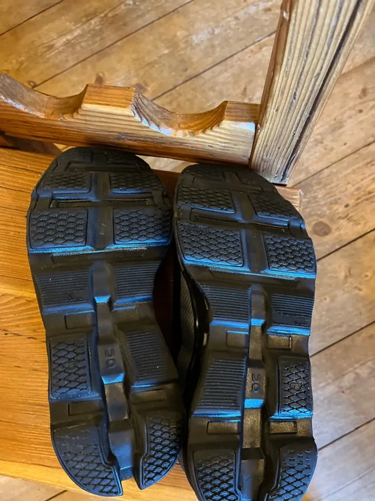 Used On Running shoes bike — image 8 of 9