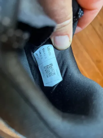Used On Running shoes bike — image 5 of 9