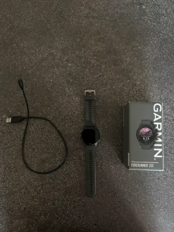 Used Garmin Forerunner 255 bike — image 2 of 4