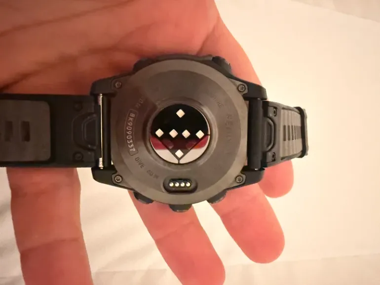 Used Garmin fenix 8 amoled bike — image 4 of 10