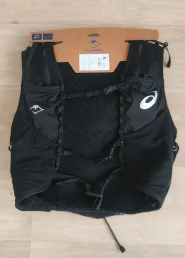 Brugt Asics Fujitrail 15L bike — billede 1 af 3