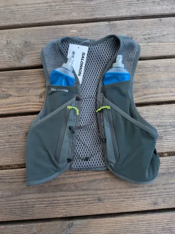 Used Salomon Skin Pro 8L Running Accessories