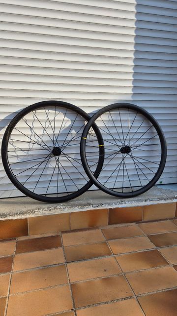 Used Mavic Cosmic SL Wheels 2023 bike — image 2 of 5