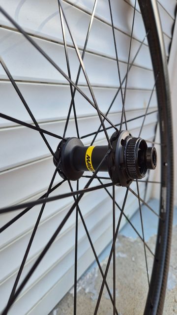 Used Mavic Cosmic SL Wheels 2023 bike — image 4 of 5