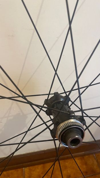 Used Shimano Ultegra C50 Disc Carbon bike — image 9 of 11