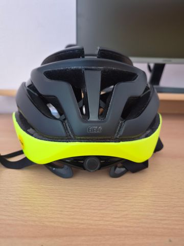 Używany Giro Cielo MIPS Helmet bike — zdjęcie 11 z 11