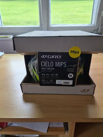 Używany Giro Cielo MIPS Helmet bike — zdjęcie 5 z 11