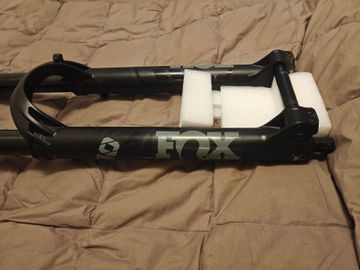 Used Fox 40 Performance Fork 2023 bike — image 13 of 15