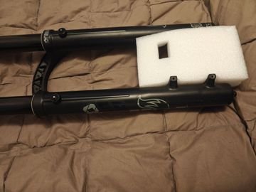 Used Fox 40 Performance Fork 2023 bike — image 8 of 15