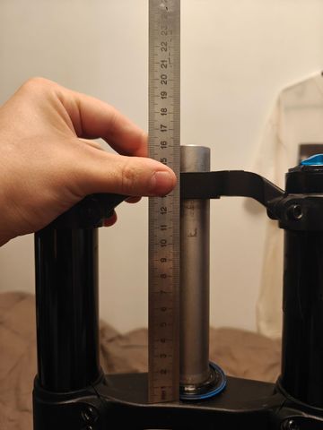 Used Fox 40 Performance Fork 2023 bike — image 2 of 15