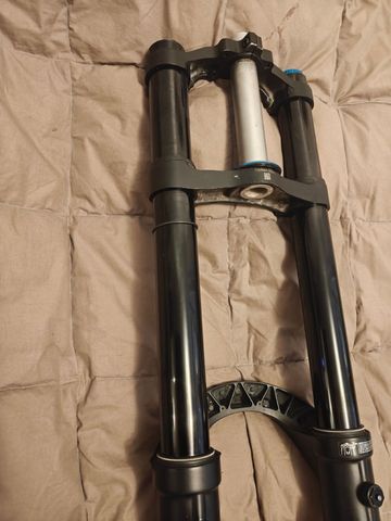 Used Fox 40 Performance Fork 2023 bike — image 5 of 15