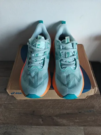 Asics Novablast 5 bike usato — immagine 6 di 6