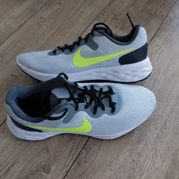 Nike Running Shoes Running Shoes usato