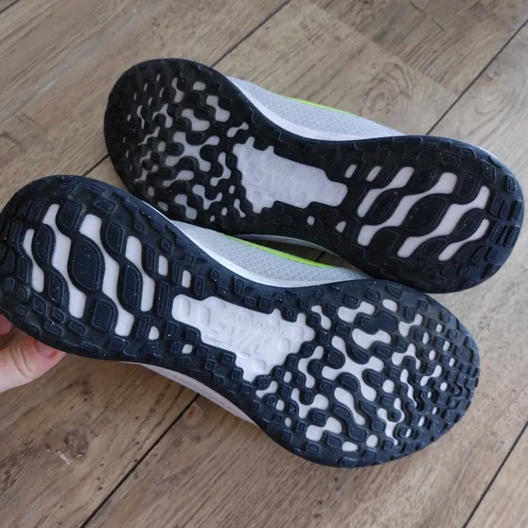Nike Running Shoes bike usato — immagine 5 di 5
