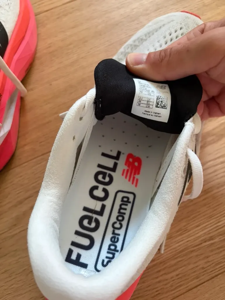New Balance Supercomp Trainer v3 bike usato — immagine 22 di 24