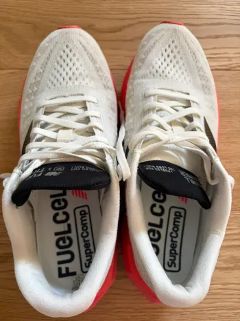 New Balance Supercomp Trainer v3 bike usato — immagine 12 di 24