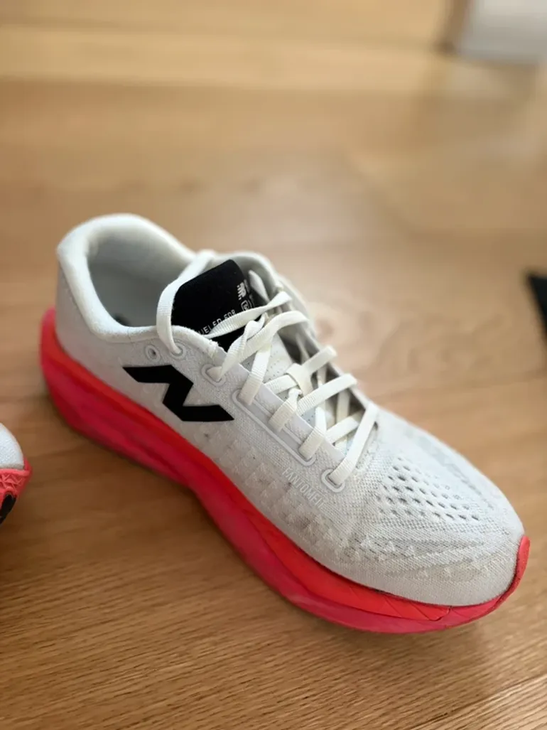 New Balance Supercomp Trainer v3 bike usato — immagine 8 di 24