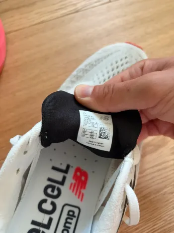 New Balance Supercomp Trainer v3 bike usato — immagine 21 di 24