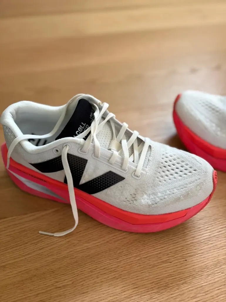New Balance Supercomp Trainer v3 bike usato — immagine 7 di 24
