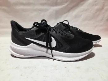 Nike Downshifter 10 Running Shoes usato