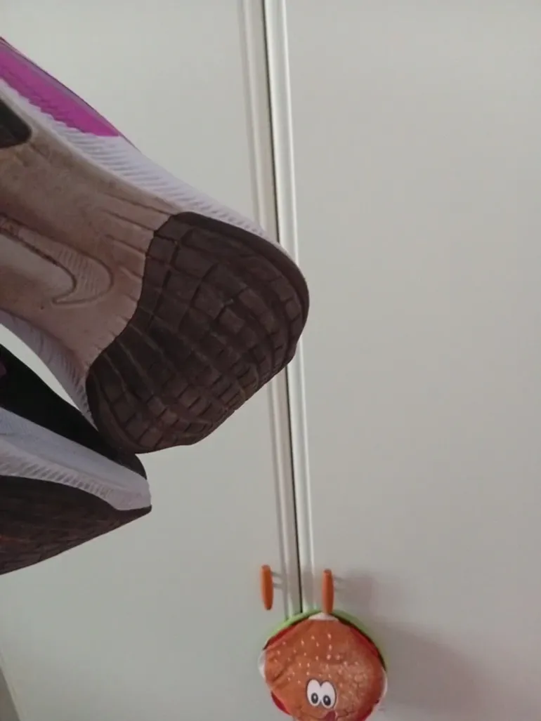Used Nike Running Sneakers bike — image 7 of 9