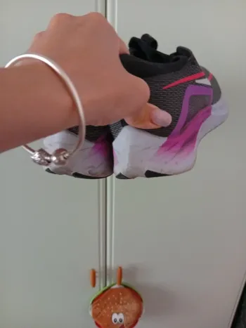 Used Nike Running Sneakers bike — image 6 of 9