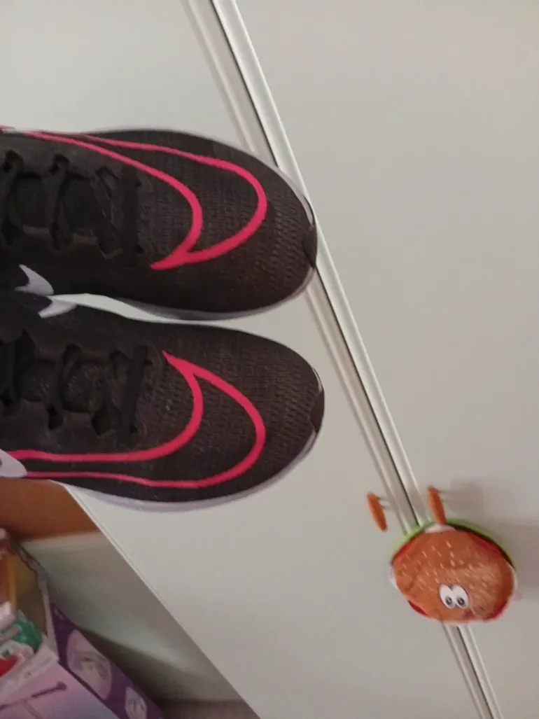 Used Nike Running Sneakers bike — image 4 of 9