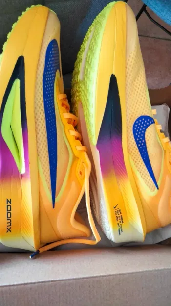 Nike Zoom Fly Running Shoes d'occasion