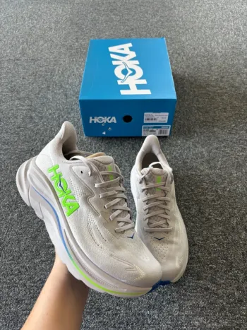 Gebrauchtes White Clifton Running Shoes