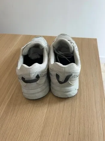 Used Asics Running Shoes bike — image 4 of 7