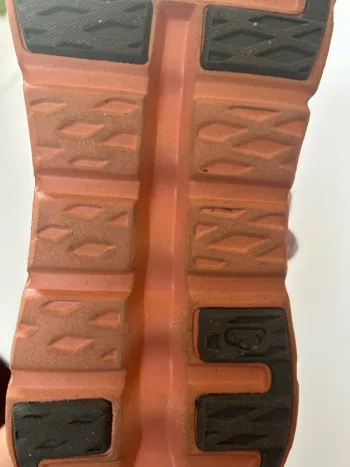 Used Orange On Running Schuhe bike — image 10 of 12