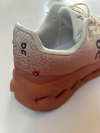 Used Orange On Running Schuhe bike — image 12 of 12