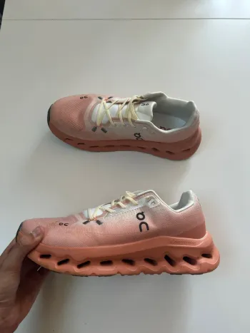 Used Orange On Running Schuhe bike — image 7 of 12