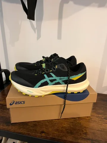 Asics Fuji Lite 6 Running Shoes d'occasion