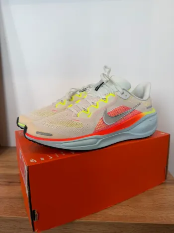Used Pegasus Air 41 Running Shoes