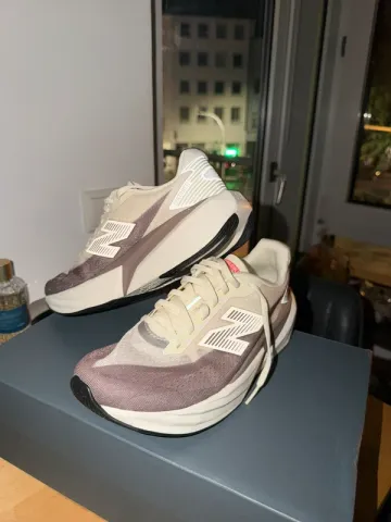 Gebrauchtes New Balance FuelCell Rebel v5 Running Shoes