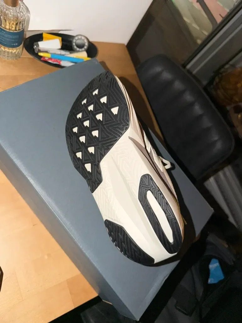 Käytetty New Balance FuelCell Rebel v5 bike — kuva 4 / 5