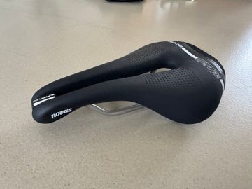 Used Selle Italia Novus Boost Superflow Saddles & Seatposts
