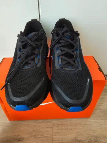 Nike Vomero 18 bike usato — immagine 4 di 12