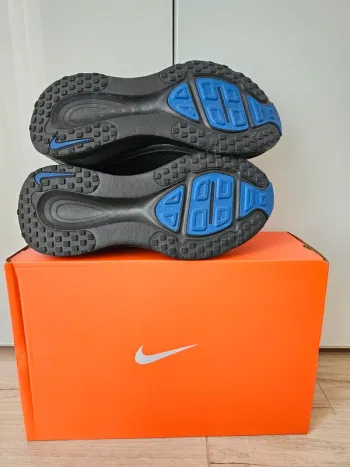 Nike Vomero 18 bike usato — immagine 8 di 12