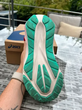 Used Asics Running Shoes bike — image 2 of 3