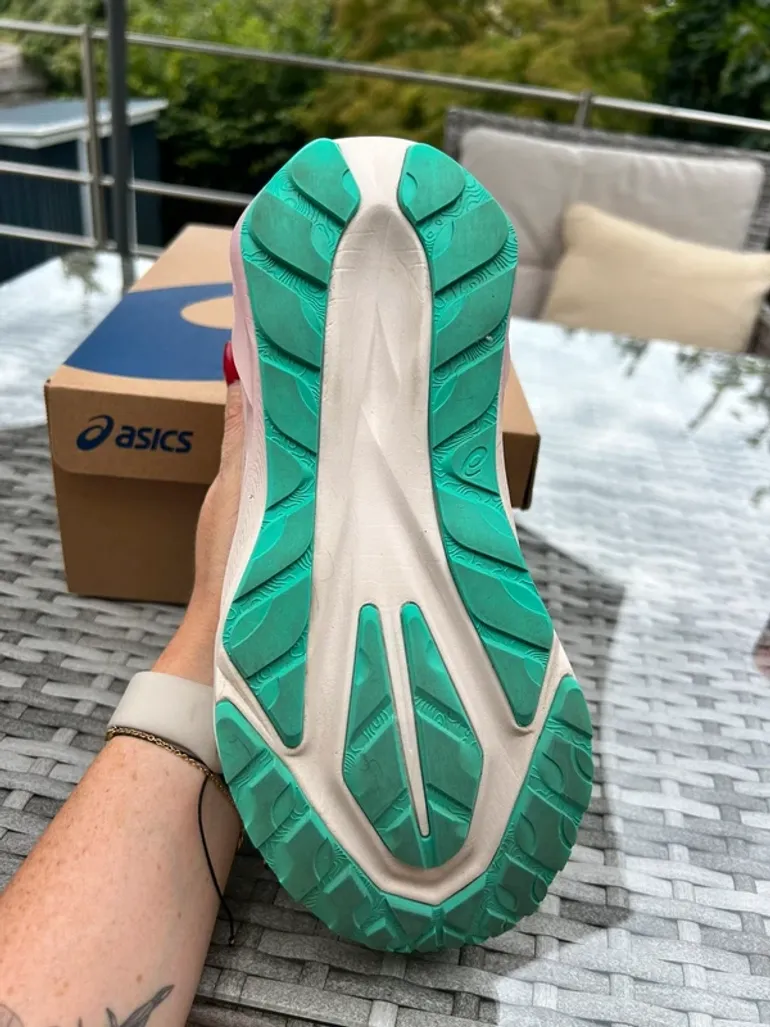 Used Asics Running Shoes bike — image 2 of 3