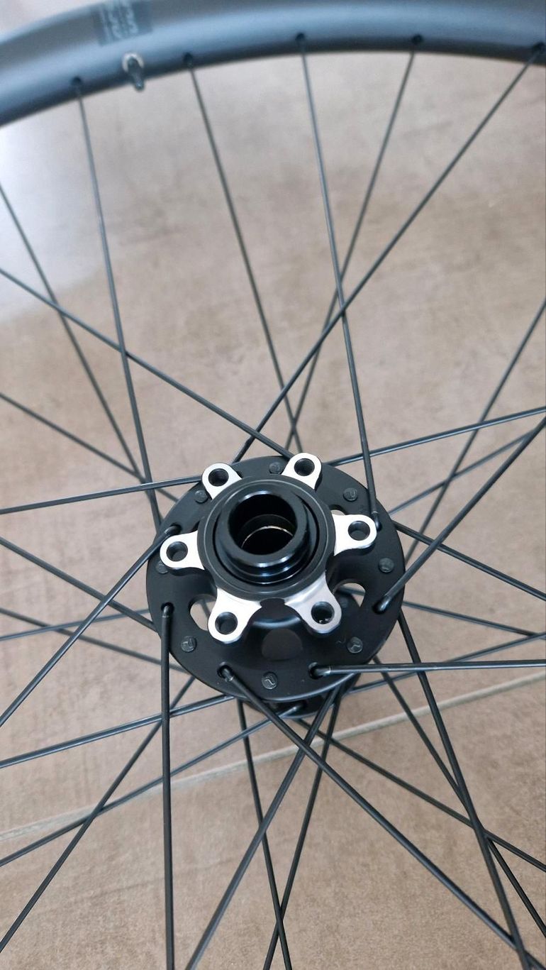 Used Novatec M30 bike — image 3 of 7