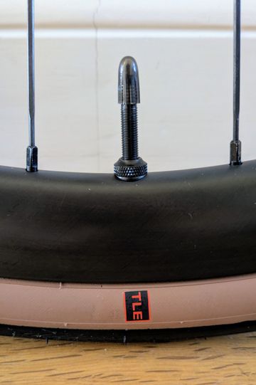Used Novatec D411/412 bike — image 2 of 5