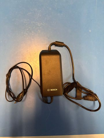 BOSH Smart System Charger bike usato — immagine 1 di 4