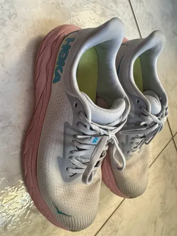 Hoka Arahi 7 Running Shoes usato