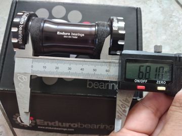 Used Enduro Bearings Bearings Bottom Bracket bike — image 9 of 11