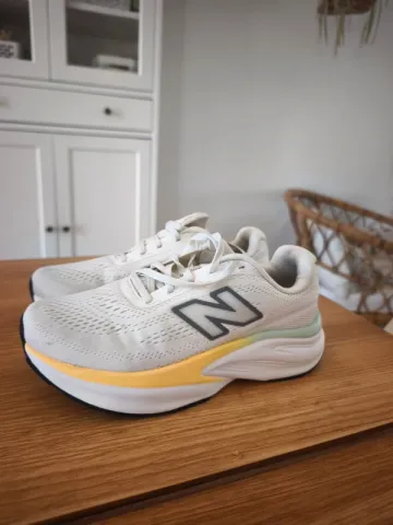 Tweedehands New Balance Fresh Foam x Kaiha V2 Running Shoes